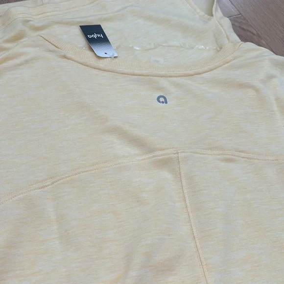 NWT HYBA (M) Tunic Ultra-Soft Activewear Stretch Rolled Sleeves Yellow - Medium - Picture 7 of 9